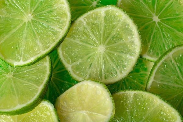 Is It Good or Bad to Rub Lemon on the Face?