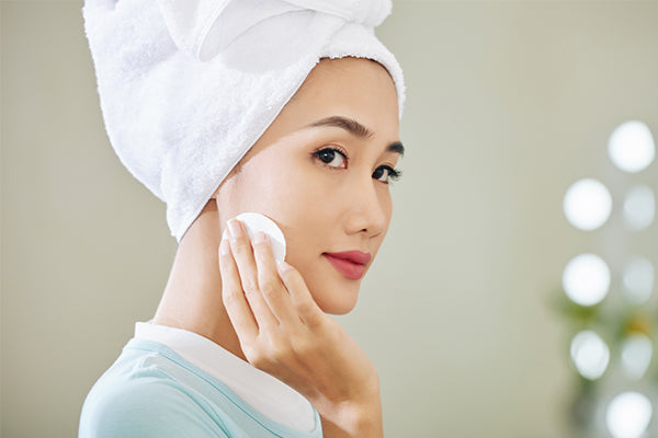 Is Witch Hazel Toner Good for Dry Skin?