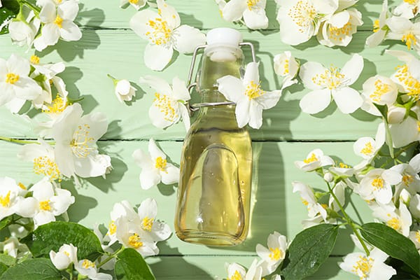 4 Incredible Impact of Jasmine Oil for Skin Lightening