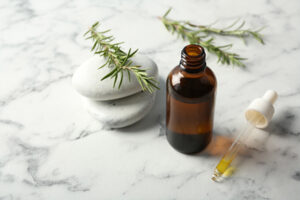 rosemary oil for hair: benefits and how to use it